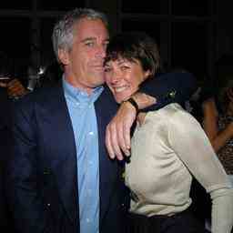 Lhomme de main dEpstein Ghislaine Maxwell place sous surveillance suicidaire