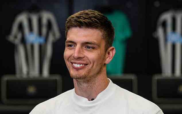 Newcastle CONFIRME la signature du gardien anglais Nick Pope pour