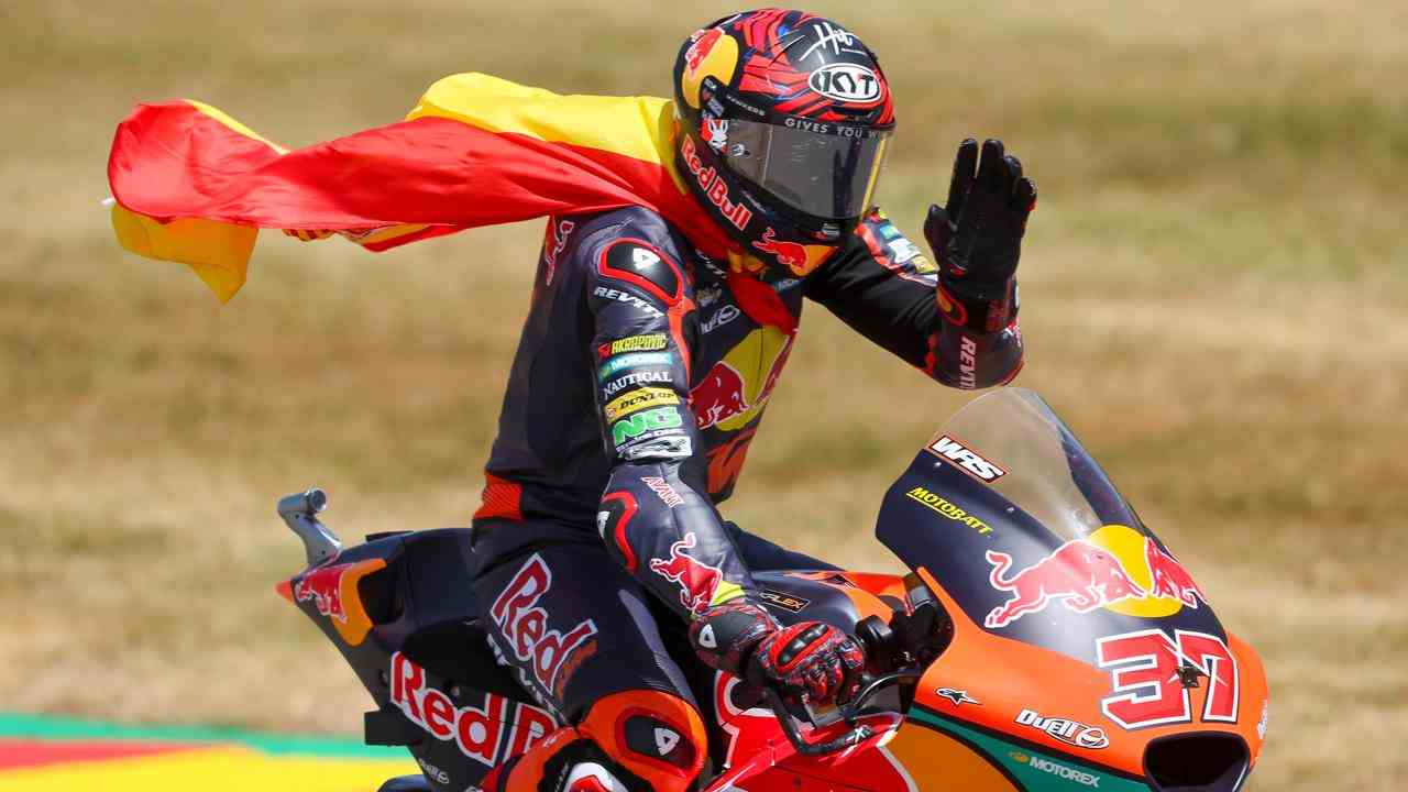 L'Espagnol Augusto Fernández s'est imposé en Moto2.