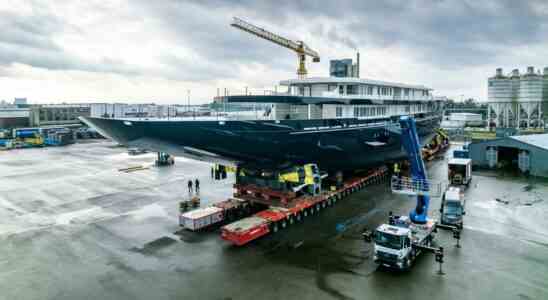 Rotterdam Hef ne se separe pas pour le yacht Bezos
