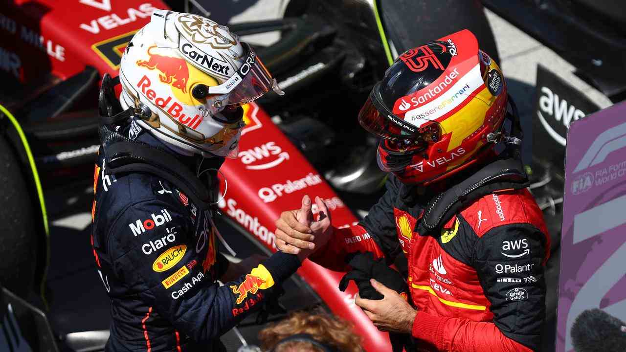 Carlos Sainz félicite Max Verstappen