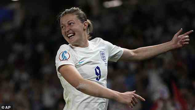 La meilleure buteuse d'Angleterre, Ellen White, a également marqué deux fois pour l'équipe de Sarina Wiegman.