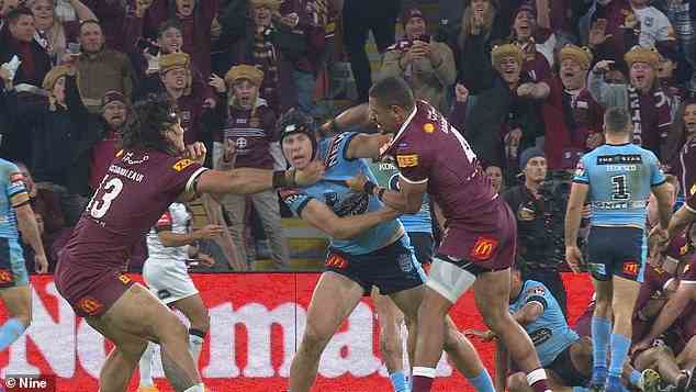 Le stoush entre Gagai et Burton a marqué la première fois que des coups de poing ont été lancés dans un match Origin depuis que Paul Gallen en a contre Nate Myles en 2013.