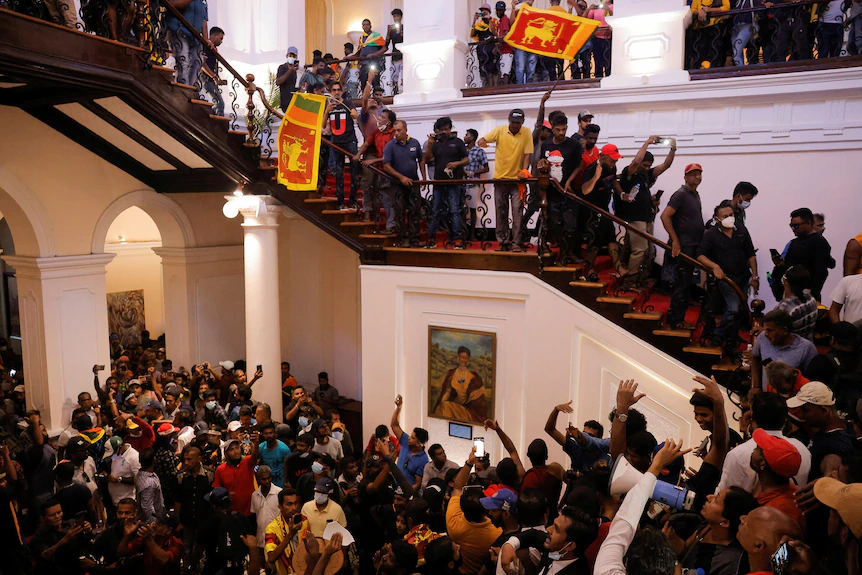 Les Sri Lankais prennent d'assaut la résidence du président