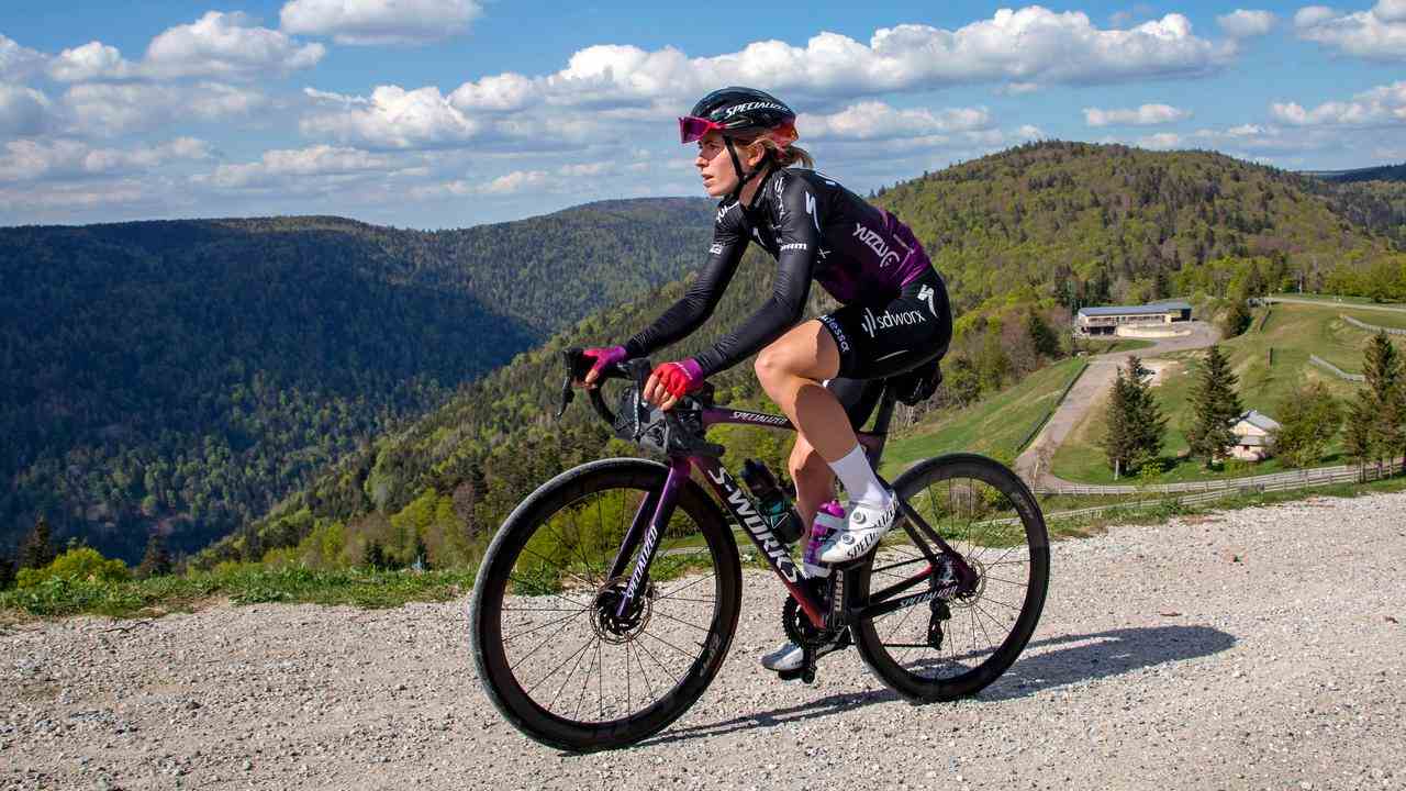 En mai, Demi Vollering a exploré La Super Planche des Belles Filles, la dernière ascension du Tour de France Femmes.