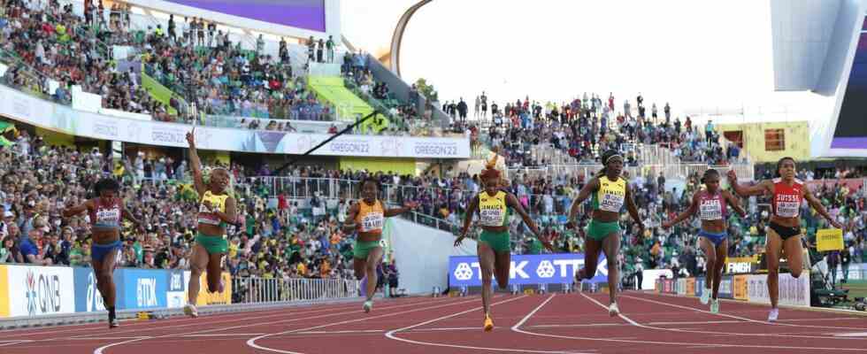 Fraser Pryce remporte le cinquieme titre mondial au 100 metres podium