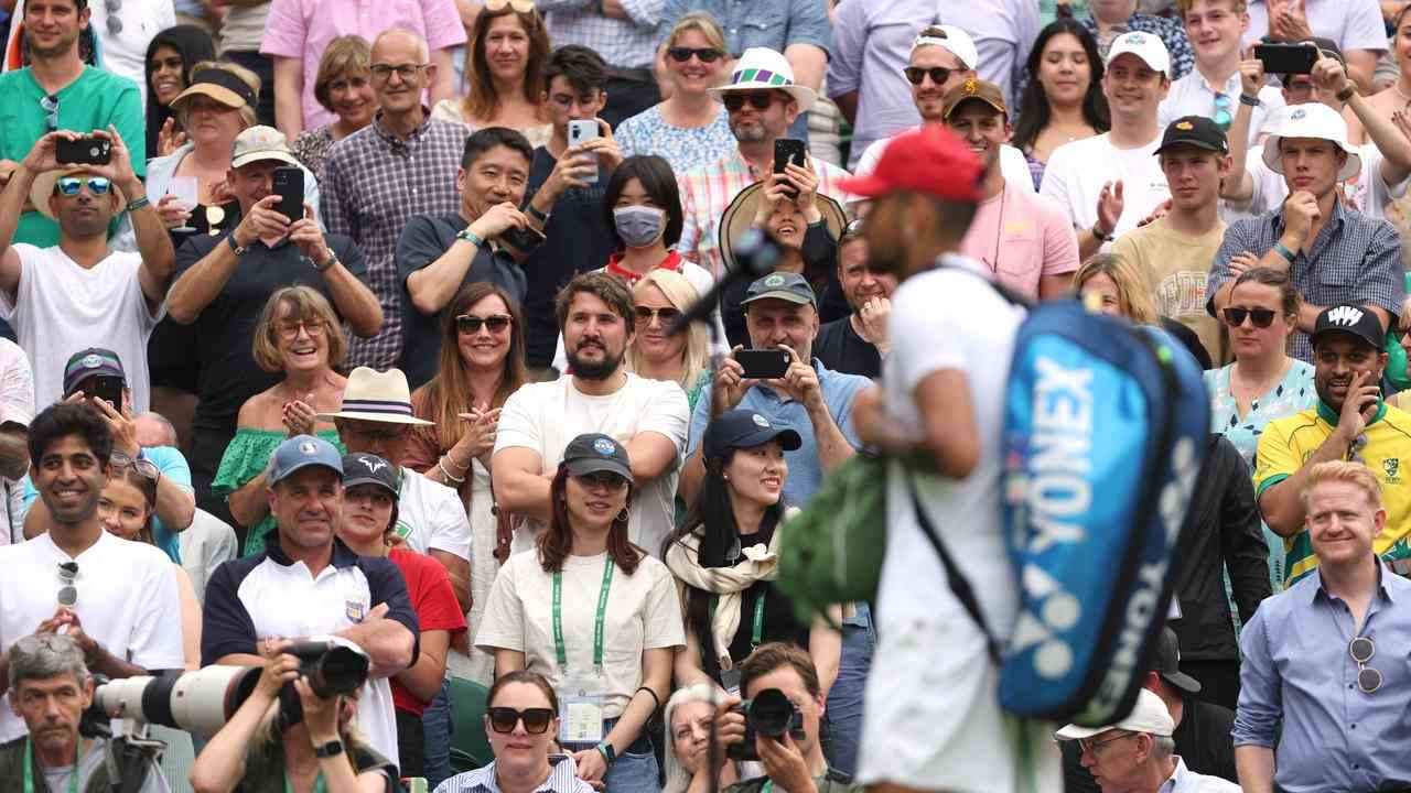 Nick Kyrgios sait toujours garder les yeux sur lui avec son comportement.