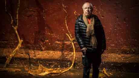 La legende du theatre Peter Brook est decedee — Culture