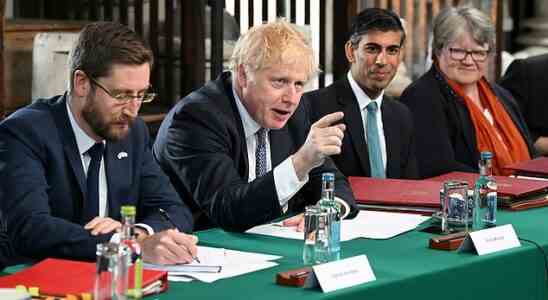 Liz Truss rejette lidee que Boris Johnson reste au Cabinet