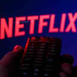 Netflix sassocie a Microsoft pour un abonnement moins cher avec