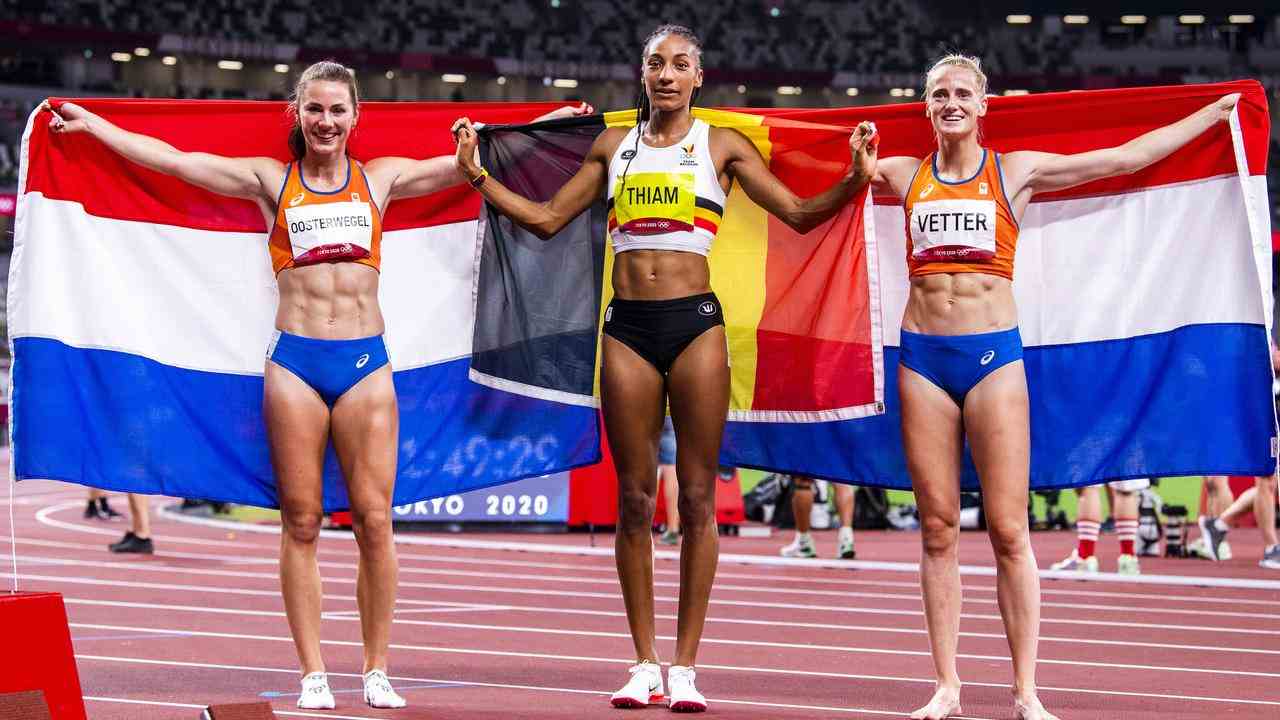 Le podium olympique de l'heptathlon : Emma Oosterwegel, Nafissatou Thiam et Anouk Vetter.