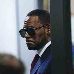 R Kelly sous garde permanente en cellule pour prevenir le