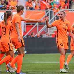 Reactions apres la victoire des femmes dOrange lors du match