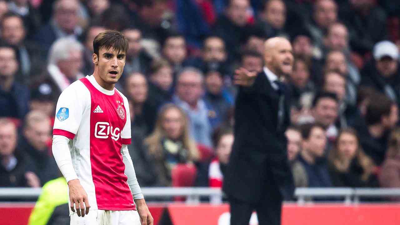 Nicolás Tagliafico lors de ses débuts officiels à l'Ajax.  Le 21 janvier 2018, Feyenoord a été battu 2-0.