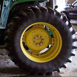 Tracteur tire a Koudekerk plus sur cette annee grace a