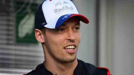 Un coureur russe se prepare pour ses debuts en NASCAR