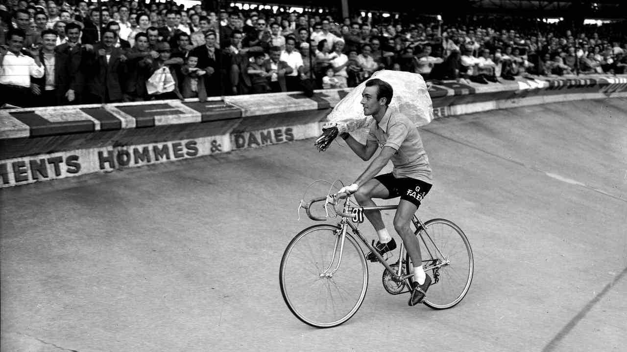 Charly Gaul a affronté l'Italien Vito Favero lors du Tour de France 1958.