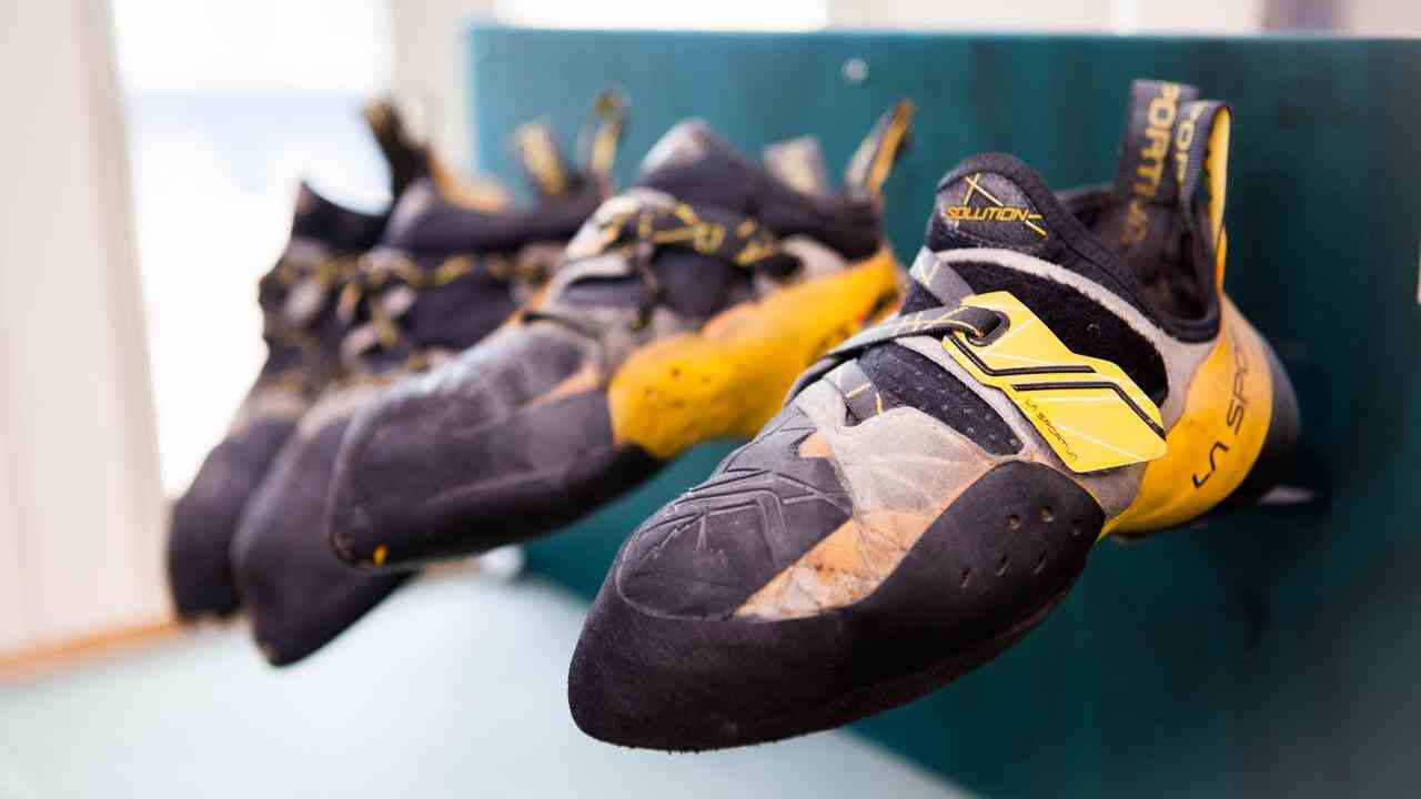 Des tapis de sport ont été fabriqués à partir de ces chaussures d'escalade.