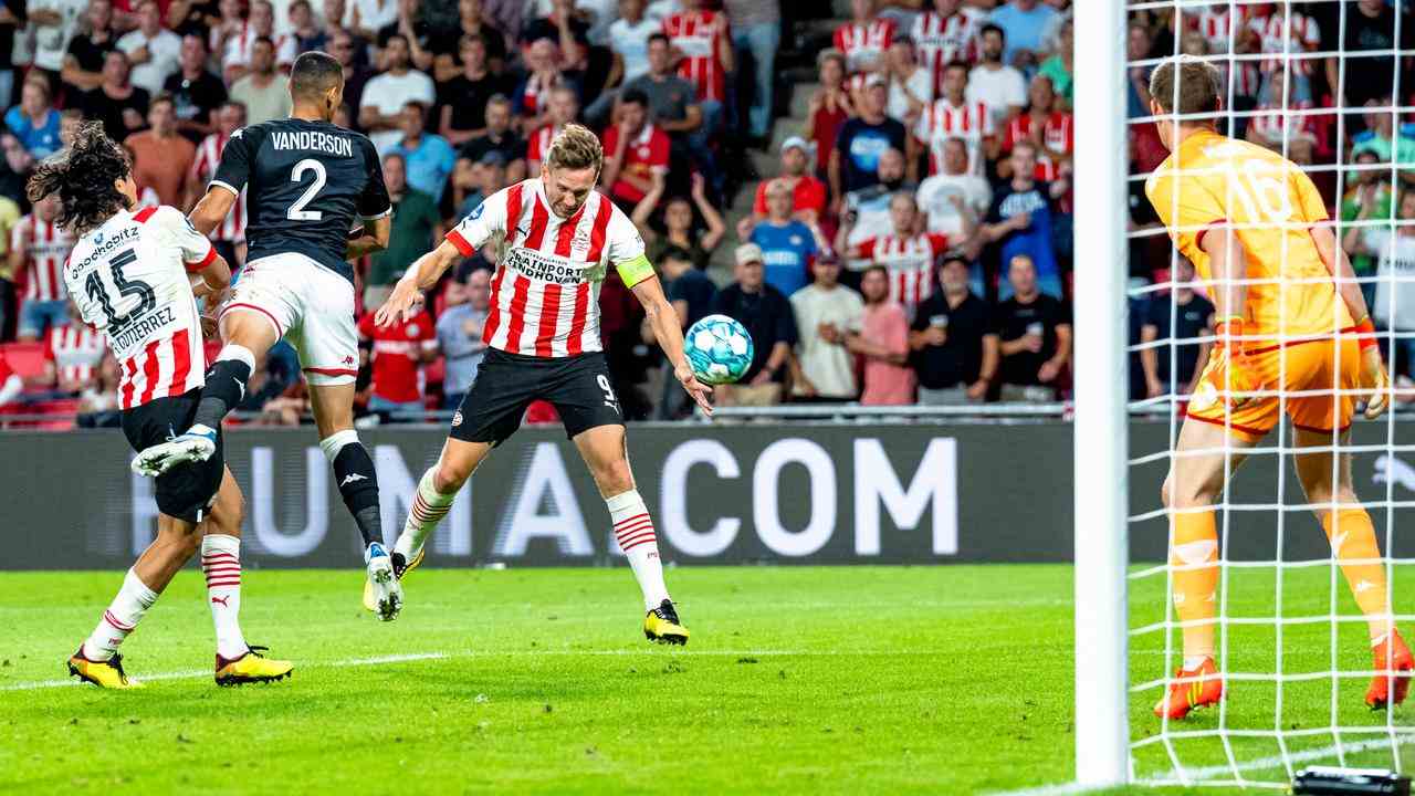 Luuk de Jong de la tête dans le but de la victoire.