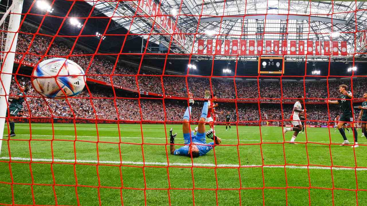 Steven Bergwijn a fait applaudir la Johan Cruijff ArenA à trois reprises.