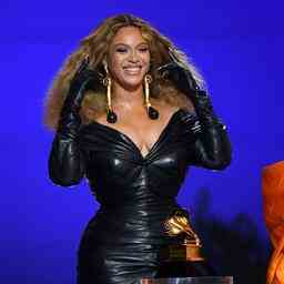 Beyonce reenregistre le morceau de son nouvel album apres la