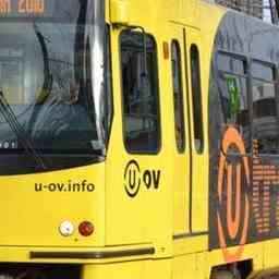 Collision entre un tram et une voiture a Utrecht