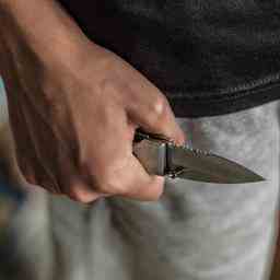 Coup de couteau dans la maison de Nieuw West victime transportee