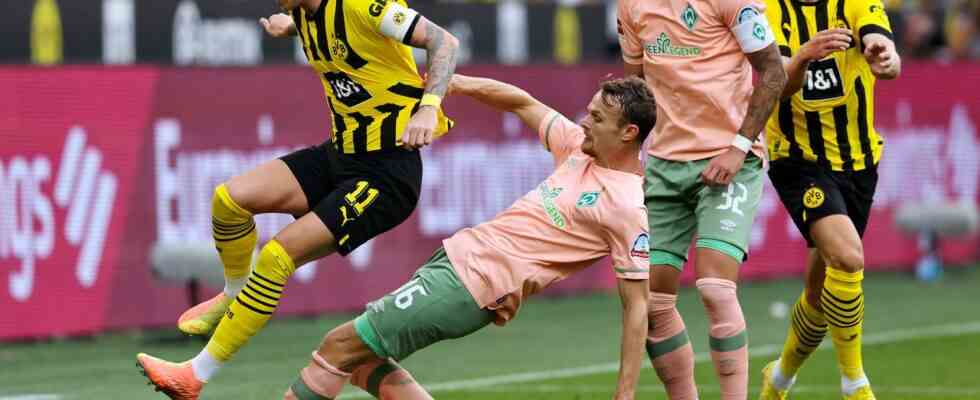 Dortmund concede trois buts dans la phase finale et chute