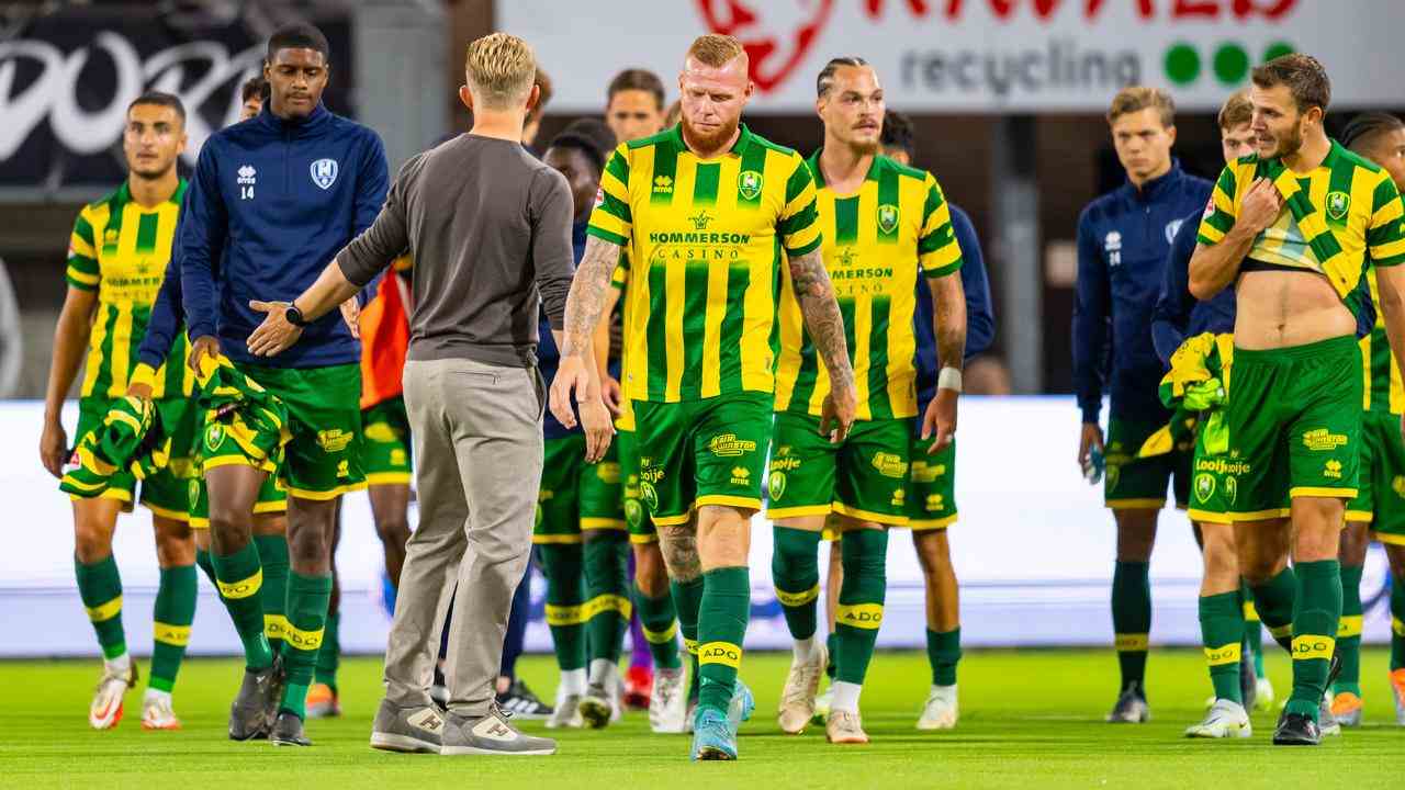 Les joueurs d'ADO Den Haag dégoulinent