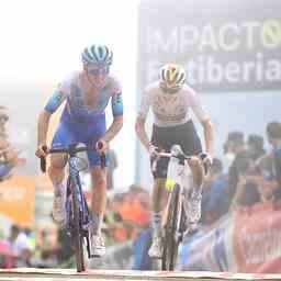 Lancien vainqueur et candidat au podium Yates abandonne a Vuelta