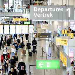 Nos aeroports accueillent toujours moins de passagers quavant la pandemie