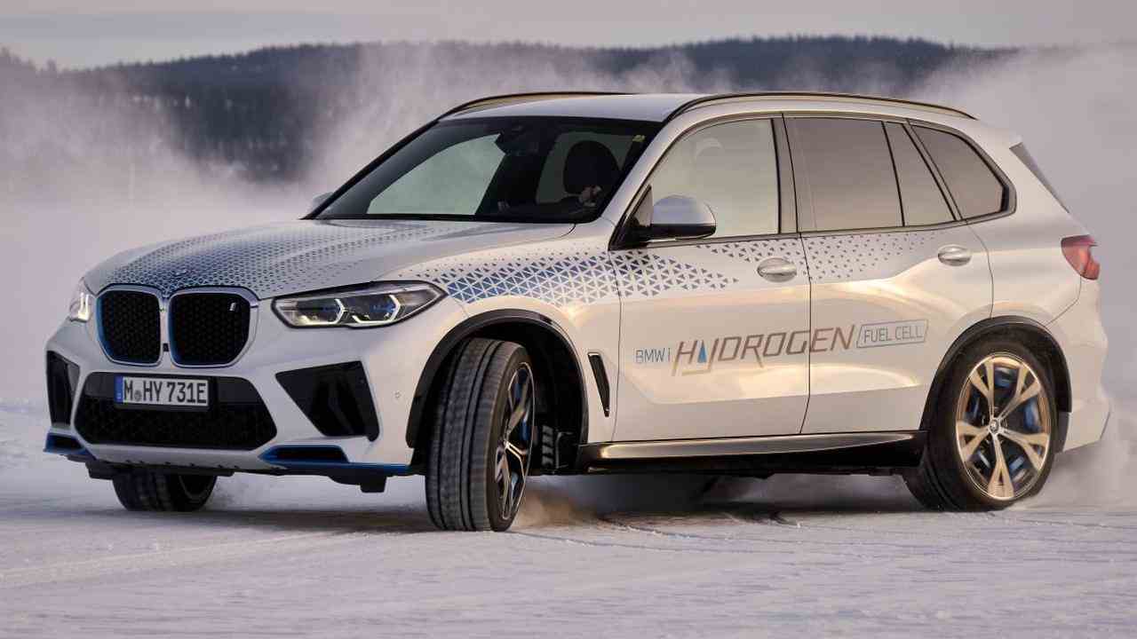 BMW présentera bientôt l'iX5 Hydrogen, qui fonctionne à l'hydrogène.