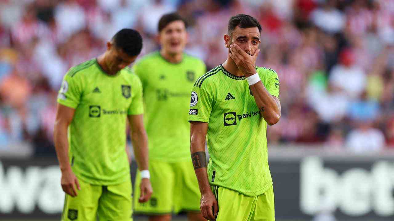 Les joueurs de Manchester United sont gênés après la défaite 4-0 face à Brentford.