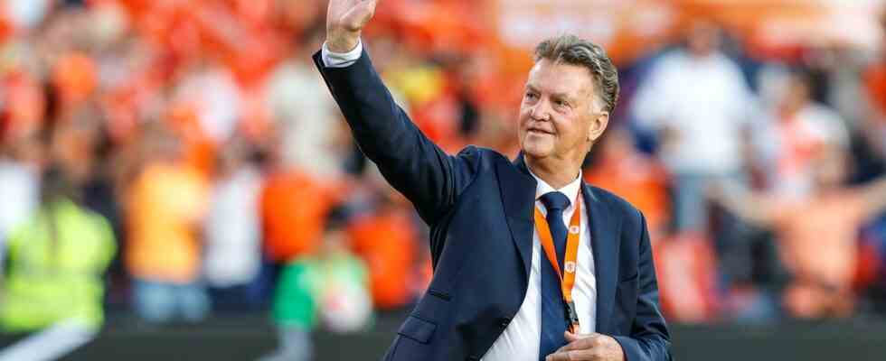 Van Gaal trouve remarquable que la FIFA modifie si tard