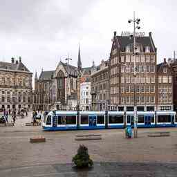 Grande manifestation contre le gouvernement sur la place du Dam