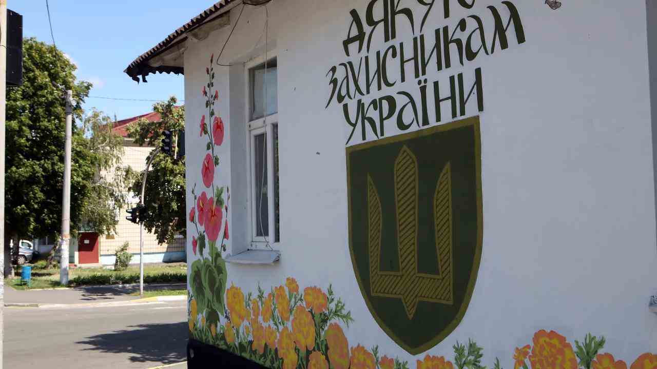 Le trident est le symbole national de l'Ukraine, qui figure également sur le drapeau.