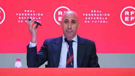 Les chefs du football espagnol dementent les allegations dorgie
