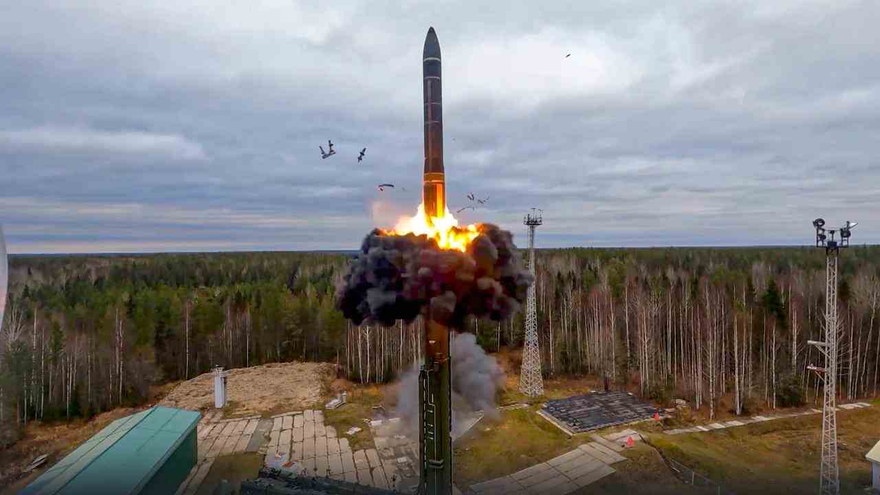 Pendant l'entraînement, l'armée russe a tiré des missiles depuis la péninsule du Kamtchatka.