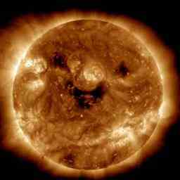 La NASA prend une photo dun soleil souriant Technologie