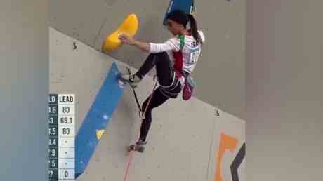 Une grimpeuse iranienne abandonne le hijab en acte de defi