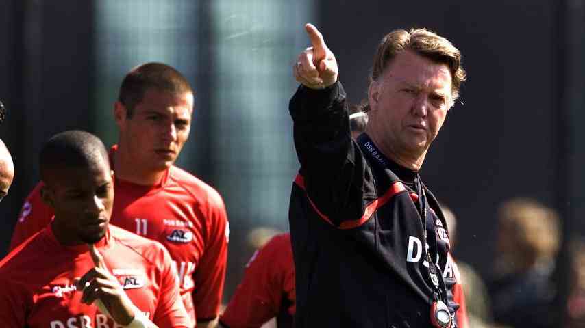 1668836028 729 Le dernier tour de Van Gaal Il en fait