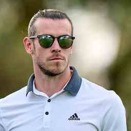 Bale nest pas autorise a jouer au golf a la