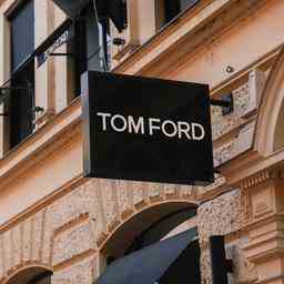 Estee Lauder rachete la marque de mode Tom Ford pour