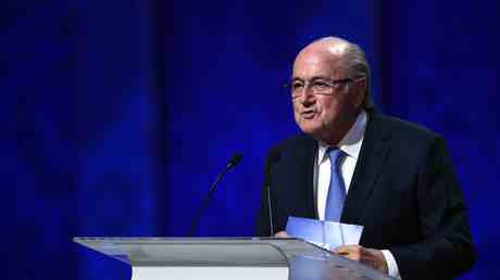 Lancien president de la FIFA demande linterdiction de la Coupe