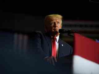 Pourquoi Trump du moins pour linstant ne revient pas sur