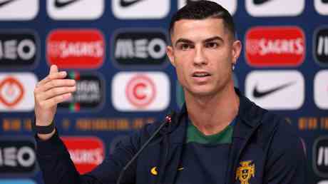 Ronaldo a lepreuve des balles affronte les medias — Sport
