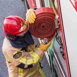 Une voiture a pris feu a De Ganskujl A