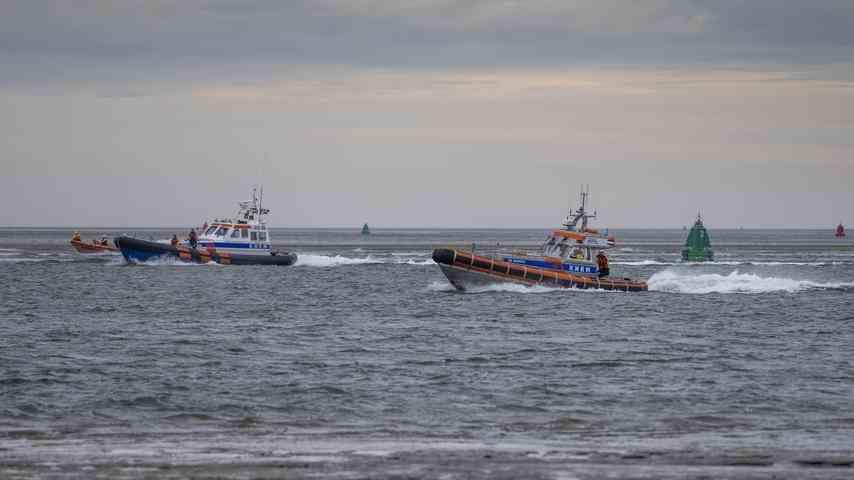 1672299537 535 KNRMers apres laccident de bateau de Terschelling Il