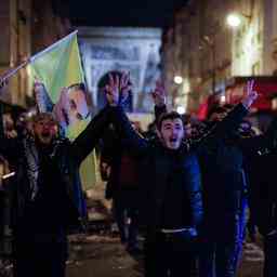 Des manifestants kurdes affrontent la police a Paris apres une