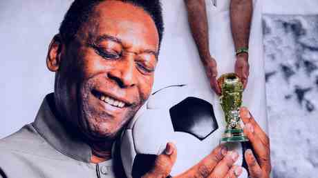 La famille Pele se reunit a lhopital en raison de